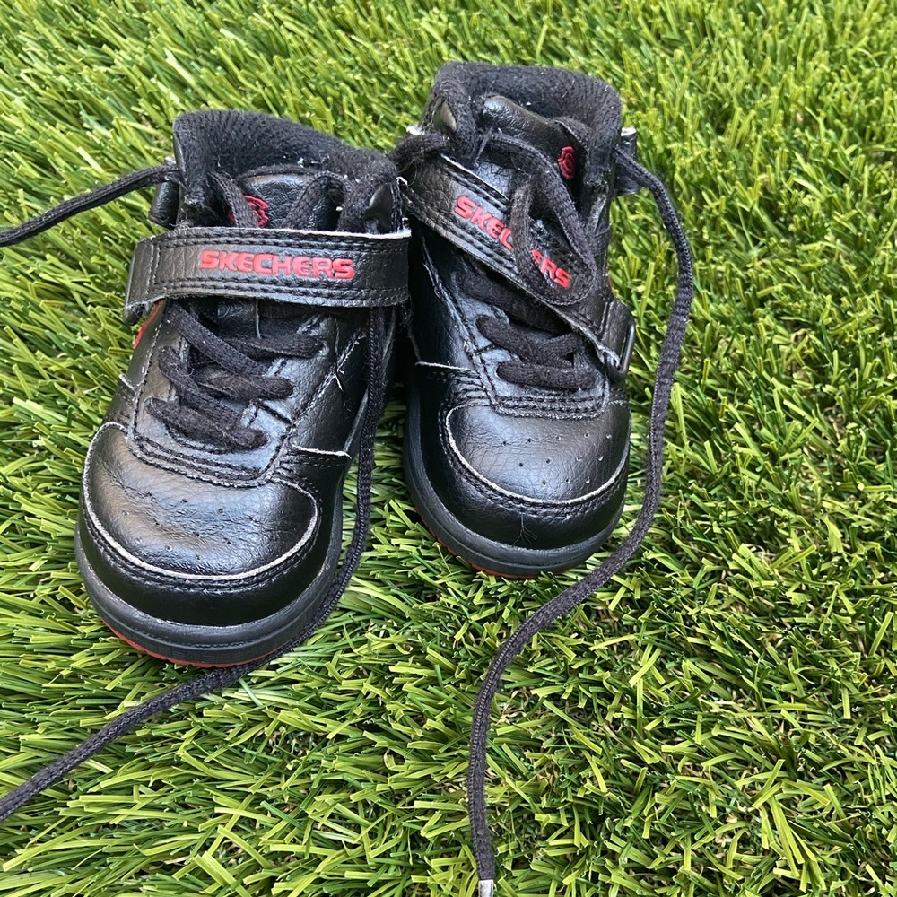Skeches baby shoes